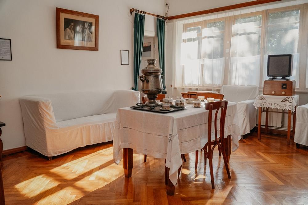 Столовая семьи Островских