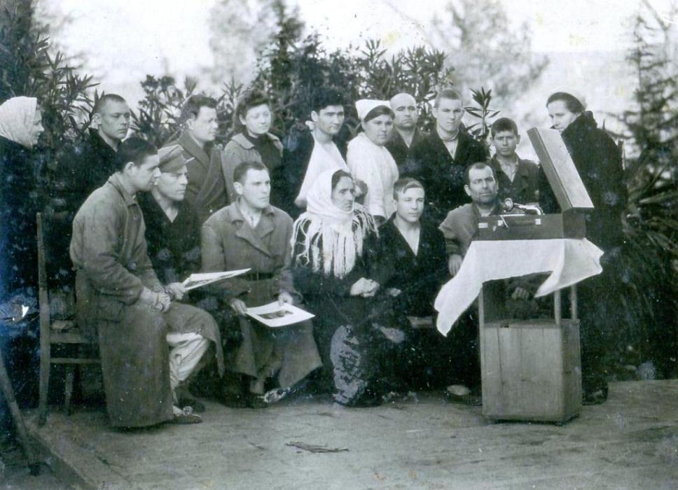 Ольга Осиповна Островская и Екатерина Алексеевна Островская в Эвакогоспитале. 1945 год